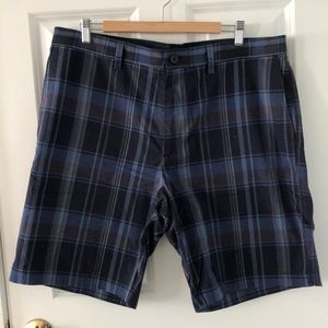 Never worn Banana Republic Factory men’s shorts